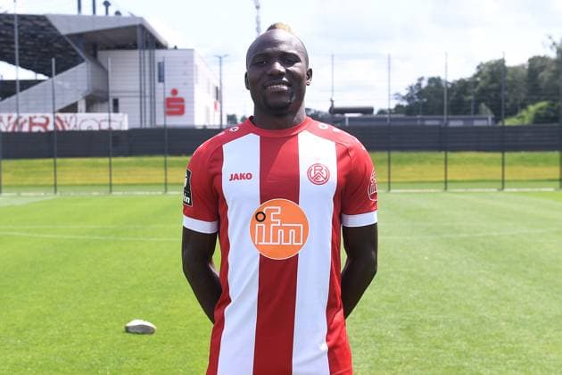 Rot Weiss Essen 3 Liga, Porträttermin 2023 2024 Moussa Doumbouya Rot Weiss Essen 3 Liga, Porträttermin 2023 2024 xRx