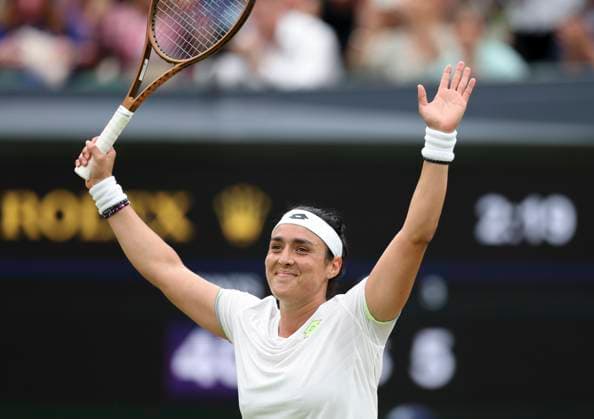 (230714) -- LONDON, July 14, 2023 -- Ons Jabeur reacts during the women s singles semifinal between Ons Jabeur of Tunisia and Aryna Sabalenka of Belarus at Wimbledon tennis championship in London, Britain, on July 13, 2023. ) (SP) BRITAIN-LONDON-TENNIS-WIMBLEDON-DAY 11 HanxYan 