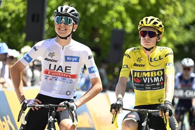 GRAND COLOMBIER, FRANCE - JULY 14 : Pogacar Tadej (SVN) of UAE Team Emirates, Vingegaard Jonas (DEN) of Jumbo-Vismaduring stage 13 of the 110th edition of the Tour de France 2023 cycling race, a stage of 138 kms with start in Chatillon-sur-Chalaronne and finish in Grand Colombier on July 14, 2023 in Grand Colombier, France, 14 07 2023 ( Motordriver Kenny Verfaillie - Tour de France 2023 - Stage 13 PhotoNews Panoramic 