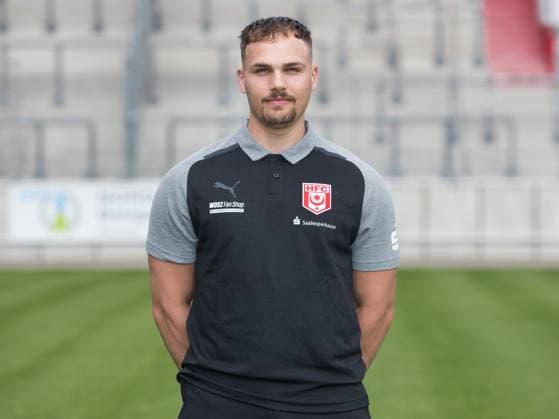 Teampraesentation Halle 3 Liga Hallescher FC, 3 Liga, Porträttermin 2023 2024, Halle, 13 07 2021, Leuna Chemie Stadion, Football , In the picture physiotherapist Denis Hasenbek ,