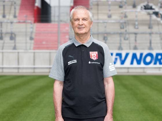 Teampraesentation Halle 3 Liga Hallescher FC, 3 Liga, Porträttermin 2023 2024, Halle, 13 07 2021, Leuna Chemie Stadion, Football , In the picture team doctor Dr Thomas Bartels ,