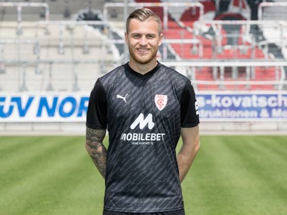 Teampraesentation Halle 3 Liga Hallescher FC, 3 Liga, Porträttermin 2023 2024, Halle, 13 07 2021, Leuna Chemie Stadion, Football , In the picture goalkeeper Sven Müller Mueller ,
