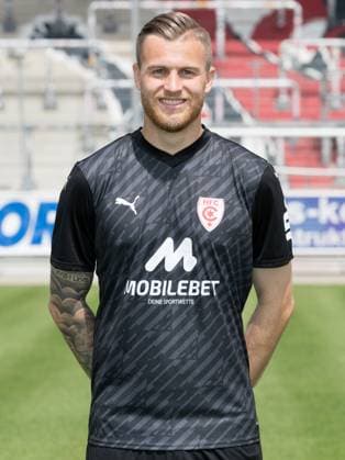 Teampraesentation Halle 3 Liga Hallescher FC, 3 Liga, Porträttermin 2023 2024, Halle, 13 07 2021, Leuna Chemie Stadion, Football , In the picture goalkeeper Sven Müller Mueller ,