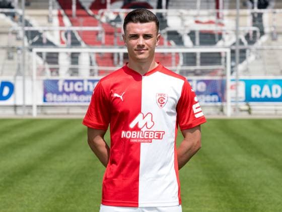Teampraesentation Halle 3 Liga Hallescher FC, 3 Liga, Porträttermin 2023 2024, Halle, 13 07 2021, Leuna Chemie Stadion, Football , In the picture Leon Damer ,