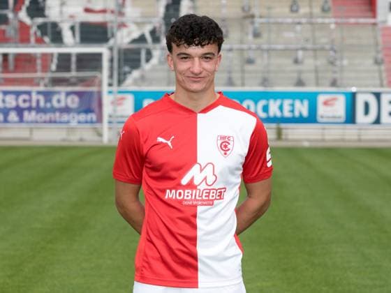Teampraesentation Halle 3 Liga Hallescher FC, 3 Liga, Porträttermin 2023 2024, Halle, 13 07 2021, Leuna Chemie Stadion, Football , In the picture Henry Jon Crosthwaite ,