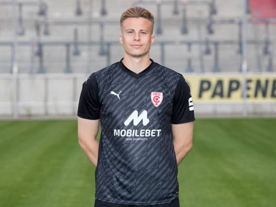 Teampraesentation Halle 3 Liga Hallescher FC, 3 Liga, Porträttermin 2023 2024, Halle, 13 07 2021, Leuna Chemie Stadion, Football , In the picture goalkeeper Moritz Schulze ,