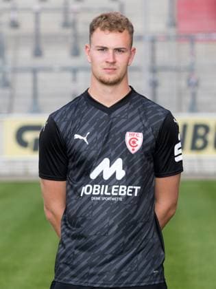 Teampraesentation Halle 3 Liga Hallescher FC, 3 Liga, Porträttermin 2023 2024, Halle, 13 07 2021, Leuna Chemie Stadion, Football , In the picture goalkeeper Luca Bendel ,