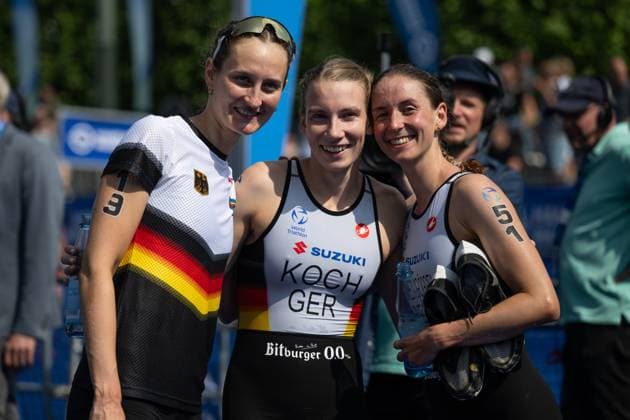 Sport Themen der Woche KW28 Sport Bilder des Tages HAMBURG WASSER World Triathlon Championship Series Hamburg powered by SUZUKI 2023, 14.07.2023 Anabel Knoll, Annika Koch, Marlene Gomez-Göggel (GER) v.l.n.r., 2023 World Triathlon Sprint Championships Hamburg, Qualifier 2 Elite Women, 14.07.2023 *** HAMBURG WASSER World Triathlon Championship Series Hamburg powered by SUZUKI 2023, 14 07 2023 Anabel Knoll, Annika Koch, Marlene Gomez Göggel GER v l n r , 2023 World Triathlon Sprint Championships Hamburg, Qualifier 2 Elite Women, 14 07 2023 Copyright: xBEAUTIFULxSPORTS Nagelx