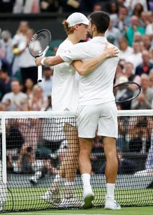 L R Jannik Sinner congratulates the winner Novak Djokovic Emotion, Mens Singles, Semi Final Copyright: xJuergenxHasenkopfx