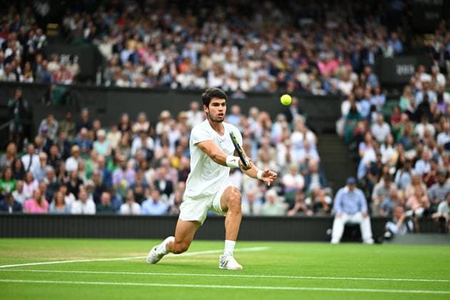 Wimbledon - Day 12 Carlos Alcaraz (ESP) during his semi final final round match of at the 2023 Wimbledon Championships at the AELTC in London, UK, on July 14, 2023. Photo by Corinne Dubreuil ABACAPRESS.COM London United Kingdom  Copyright: xDubreuilxCorinne ABACAx 860688_022 DubreuilxCorinne ABACAx 860688_022