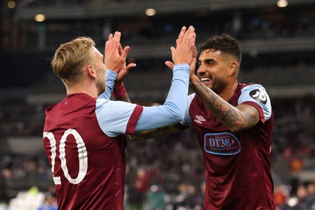 SOCCER WEST HAM GLORY, Jarrod Bowen (l) of West Ham United is congratulated by Emerson Palmieri after scoring a goal during the pre-season soccer match between West Ham United and Perth Glory at Optus Stadium in Perth, Saturday, July 15, 2023. ( NO ARCHIVING, EDITORIAL USE ONLY, NO USE IN BOOKS WITHOUT CONSENT PERTH WESTERN AUSTRALIA AUSTRALIA  Copyright: xRICHARDxWAINWRIGHTx 20230715001820732008 