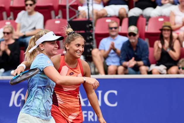 BÅSTAD 20230715 Irina Khromacheva and Panna Udvardy from Hungary celebrate after the doubles final during the Nordea Open tennis tournament in Bastad BÅSTAD SVERIGE Tennis x11830x  Copyright: xAndersxBjurö TTx NORDEA OPEN 2023