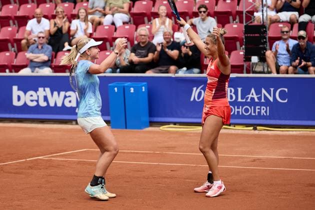 BÅSTAD 20230715 Irina Khromacheva and Panna Udvardy from Hungary celebrate after the doubles final during the Nordea Open tennis tournament in Bastad BÅSTAD SVERIGE Tennis x11830x  Copyright: xAndersxBjurö TTx NORDEA OPEN 2023