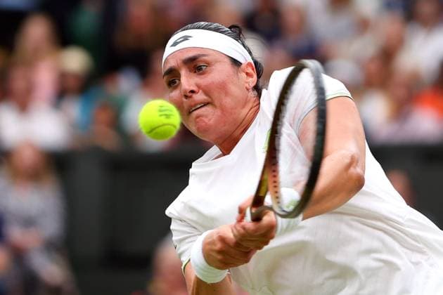 Sport Bilder des Tages Mandatory Credit: Photo by Ella Ling Shutterstock (14010522p) Ons Jabeur during the Ladies SIngles final Wimbledon Tennis Championships, Day 13, The All England Lawn Tennis and Croquet Club, London, UK - 15 Jul 2023 Wimbledon Tennis Championships, Day 13, The All England Lawn Tennis and Croquet Club, London, UK - 15 Jul 2023  Copyright: xEllaxLing Shutterstockx 14010522p