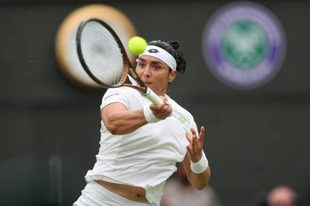 Wimbledon Tag Dreizehn 15. Juli 2023, Wimbledon Wimbledon Tennis Championships Tag Dreizehn Ons Jabeur TUN in Aktion während des Endspiels im Dameneinzel gegen Marketa Vondrousova CZE Foto Charlotte Wilson Offside Wimbledon UK  Copyright: xCharlottexWilsonx xOffsidexOffside