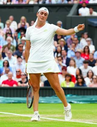 Mandatory Credit: Photo by Javier Garcia Shutterstock (14010521dk) Ons Jabeur dejected during the Ladies SIngles final Wimbledon Tennis Championships, Day 13, The All England Lawn Tennis and Croquet Club, London, UK - 15 Jul 2023 Wimbledon Tennis Championships, Day 13, The All England Lawn Tennis and Croquet Club, London, UK - 15 Jul 2023  Copyright: xJavierxGarcia Shutterstockx 14010521dk