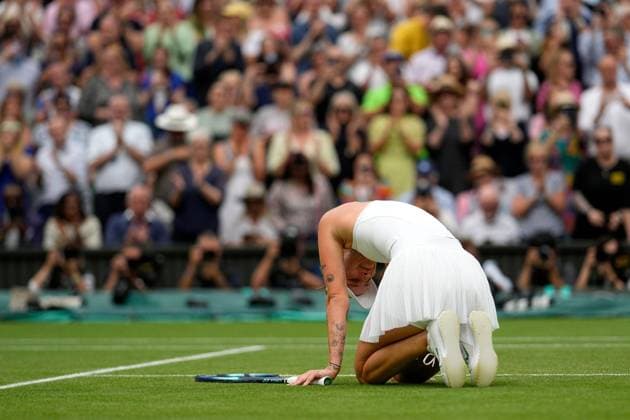 Mandatory Credit: Photo by Dave Shopland Shutterstock (14010519ch) Marketa Vondrousova celebrates victory in the Ladies Singles final Wimbledon Tennis Championships, Day 13, The All England Lawn Tennis and Croquet Club, London, UK - 15 Jul 2023 Wimbledon Tennis Championships, Day 13, The All England Lawn Tennis and Croquet Club, London, UK - 15 Jul 2023  Copyright: xDavexShopland Shutterstockx 14010519ch