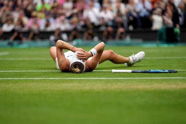 Mandatory Credit: Photo by Dave Shopland Shutterstock (14010519ck) Marketa Vondrousova celebrates victory in the Ladies Singles final Wimbledon Tennis Championships, Day 13, The All England Lawn Tennis and Croquet Club, London, UK - 15 Jul 2023 Wimbledon Tennis Championships, Day 13, The All England Lawn Tennis and Croquet Club, London, UK - 15 Jul 2023  Copyright: xDavexShopland Shutterstockx 14010519ck
