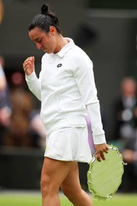 Mandatory Credit: Photo by Ella Ling Shutterstock (14010522ba) An upset Ons Jabeur after defeat in the Ladies SIngles final Wimbledon Tennis Championships, Day 13, The All England Lawn Tennis and Croquet Club, London, UK - 15 Jul 2023 Wimbledon Tennis Championships, Day 13, The All England Lawn Tennis and Croquet Club, London, UK - 15 Jul 2023  Copyright: xEllaxLing Shutterstockx 14010522ba