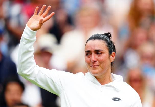 Mandatory Credit: Photo by Javier Garcia Shutterstock (14010521ec) An upset Ons Jabeur after defeat in the Ladies SIngles final Wimbledon Tennis Championships, Day 13, The All England Lawn Tennis and Croquet Club, London, UK - 15 Jul 2023 Wimbledon Tennis Championships, Day 13, The All England Lawn Tennis and Croquet Club, London, UK - 15 Jul 2023  Copyright: xJavierxGarcia Shutterstockx 14010521ec
