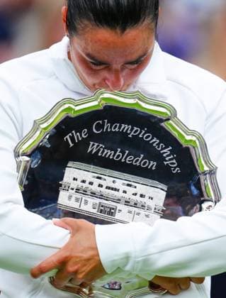 Mandatory Credit: Photo by Javier Garcia Shutterstock (14010521ea) An upset Ons Jabeur after defeat in the Ladies SIngles final Wimbledon Tennis Championships, Day 13, The All England Lawn Tennis and Croquet Club, London, UK - 15 Jul 2023 Wimbledon Tennis Championships, Day 13, The All England Lawn Tennis and Croquet Club, London, UK - 15 Jul 2023  Copyright: xJavierxGarcia Shutterstockx 14010521ea