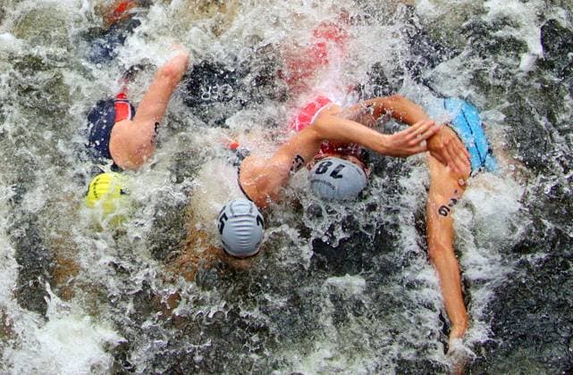 Bilder des Jahres 2023, Sport 07 Juli Sport Themen der Woche KW28 Sport Bilder des Tages Triathlon-WM in Hamburg, Qualifikation Supersprint, Elite-Männer. Finalläufe. *** Triathlon World Championships in Hamburg, qualification super sprint, elite men final runs