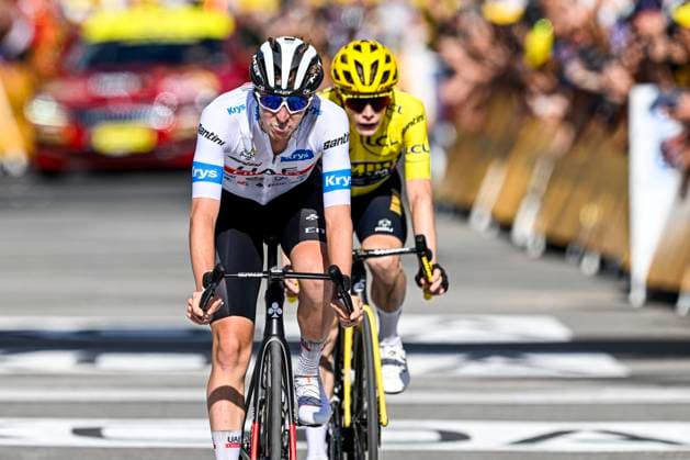 Bilder des Jahres 2023, Sport 07 Juli Sport Themen der Woche KW28 Sport Bilder des Tages Tour de France 2023 - Stage 14 MORZINE, FRANCE - JULY 15 : Pogacar Tadej (SVN) of UAE Team Emirates and Vingegaard Jonas (DEN) of Jumbo-Visma at the finish line during stage 14 of the 110th edition of the Tour de France 2023 cycling race, a stage of 152 kms with start in Annemasse and finish in Morzine on July 15, 2023 in Morzine, France, 15 07 2023 ( Motordriver Kenny Verfaillie - Morzine France  Copyright: xVincentxKalutx