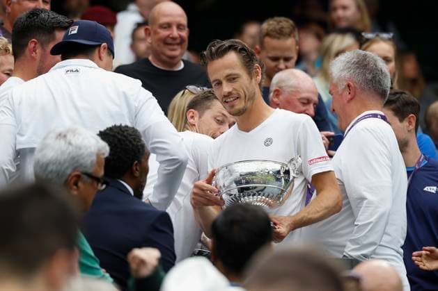 Wesley Koolhof with the trophy, trophy with his team in the players box, joy, emotion, mens doubles, final, final match Copyright: xJuergenxHasenkopfx