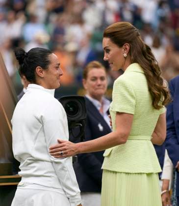 2023 Wimbledon Championships Kate, Duchess of Wales, consoles Ons Jabeur (TUN) after she lost the womens™ final on Day 13 at the 2023 Wimbledon Championships at the All England Club, London, UK, 15 July 2023, Credit:Peter van den Berg Avalon United Kingdom, England, London, All England Lawn Tennis and Croquet Club  Copyright: xPeterxvanxdenxBergx xAvalonx 0789313155