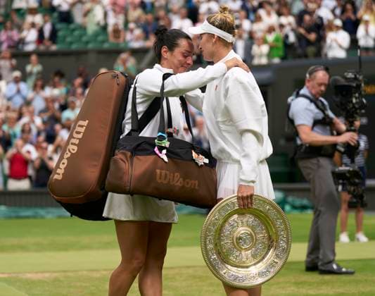 2023 Wimbledon Championships Winner Marketa Vondrousova (CZE) and loser Ons Jabeur (TUN) embrace after contesting the womens™ finals on Day 13 at the 2023 Wimbledon Championships at the All England Club, London, UK, 15 July 2023, Credit:Peter van den Berg Avalon United Kingdom, England, London, All England Lawn Tennis and Croquet Club  Copyright: xPeterxvanxdenxBergx xAvalonx 0789313172