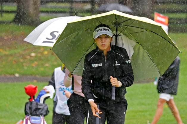 SYLVANIA, OH - JULY 15: LPGA, Golf Damen golfer Lydia Ko lines up her putt on the 11th hole during the third round of the Dana Open on July 15, 2023, at Highland Meadows Golf Club in Sylvania, Ohio. (Photo by Brian Spurlock Icon Sportswire) GOLF: JUL 15 LPGA Dana Open EDITORIAL USE ONLY Icon230715026