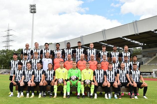 Soccer Men Oberliga Westfalen Season 2023 2024 Photo session SG Wattenscheid 09 on 16 07 2023 in Lohrheidestadion in Bochum Wattenscheid Back row f l n r Mike Lewicki SG Wattenscheid 09 , Frederik Wiebel SG Wattenscheid 09 , Blerton Muharremi SG Wattenscheid 09 , Jeffrey Malcherek SG Wattenscheid 09 , Martins Williams SG Wattenscheid 09 , Serhat Kacmaz SG Wattenscheid 09 , Dennis Lerche SG Wattenscheid 09 , Fabrizio Giuseppe Fili SG Wattenscheid 09 , Jamal El Mansoury SG Wattenscheid 09 , Marvin Schurig SG Wattenscheid 09 Middle row l to r Marco Donato Cirillo SG Wattenscheid 09 , Fynn Broos SG Wattenscheid 09 , Alexandros Dimopoulos SG Wattenscheid 09 , Quentin Weiß SG Wattenscheid 09 , Timo Keßler Team coach SG Wattenscheid 09 , Christian Britscho Coach SG Wattenscheid 09 , Ralf Brand Goalkeeper Coach SG Wattenscheid 09 , Andree Terstegge Obmann SG Wattenscheid 09 , Christopher Schröer Zeugwart SG Wattenscheid 09 , Karoj Sindi SG Wattenscheid 09 , Gianluca Cirillo SG Wattenscheid 09 , Abid Yanik SG Wattenscheid 09 Bottom row l n r Yutaro Ichimura SG Wattenscheid 09 , Eduard Renke SG Wattenscheid 09 , Arda Nebi SG Wattenscheid 09 , Tarik Ould Seltana SG Wattenscheid 09 , Daniel Dudek SG Wattenscheid 09 , Lars Holm SG Wattenscheid 09 , Ahmed Kulalic SG Wattenscheid 09 , Tom Sindermann SG Wattenscheid 09 , Ozias Newton SG Wattenscheid 09 , Nico Lucas SG Wattenscheid 09 , Tim Kaminski SG Wattenscheid 09 Lower Saxony Germany