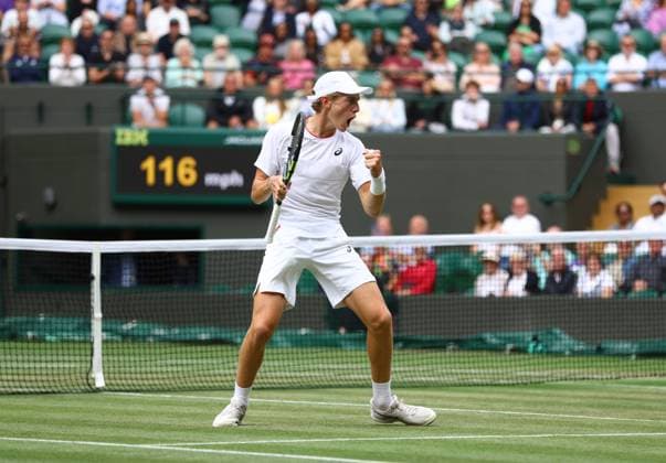 Mandatory Credit: Photo by Kieran McManus Shutterstock (14011306aq) Henry Searle turns and celebrates after winning the Mens Junior Singles Title at Wimbledon Wimbledon Tennis Championships, Day 14, The All England Lawn Tennis and Croquet Club, London, UK - 16 Jul 2023 Wimbledon Tennis Championships, Day 14, The All England Lawn Tennis and Croquet Club, London, UK - 16 Jul 2023  Copyright: xKieranxMcManus Shutterstockx 14011306aq