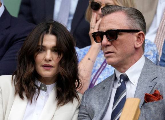 Mandatory Credit: Photo by Dave Shopland Shutterstock (14011307ck) Rachel Weisz and Daniel Craig in the Royal Box on Centre Court Wimbledon Tennis Championships, Day 14, The All England Lawn Tennis and Croquet Club, London, UK - 16 Jul 2023 Wimbledon Tennis Championships, Day 14, The All England Lawn Tennis and Croquet Club, London, UK - 16 Jul 2023  Copyright: xDavexShopland Shutterstockx 14011307ck