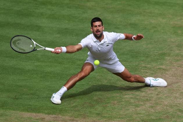 Wimbledon Tag Vierzehn 17. Juli 2023, Wimbledon Wimbledon Tennis Championships Tag Vierzehn Novak Djokovic SRB in Aktion während des Endspiels im Herreneinzel gegen Carlos Alcaraz ESP Foto Charlotte Wilson Offside Wimbledon UK  Copyright: xCharlottexWilsonx xOffsidexOffside