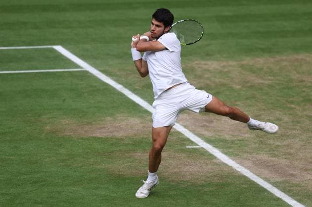 Wimbledon Tag Vierzehn 17. Juli 2023, Wimbledon Wimbledon Tennis Championships Tag Vierzehn Carlos Alcaraz ESP in Aktion während des Endspiels im Herreneinzel gegen Novak Djokovic SRB Foto Charlotte Wilson Offside Wimbledon UK  Copyright: xCharlottexWilsonx xOffsidexOffside