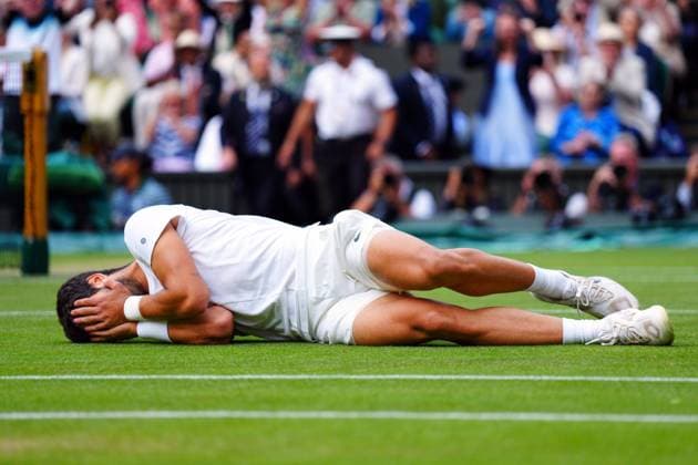 Bilder des Jahres 2023, Sport 07 Juli Sport Themen der Woche KW28 Sport Bilder des Tages Mandatory Credit: Photo by Javier Garcia Shutterstock (14011311je) Carlos Alcaraz celebrates victory in the Men s Singles final Wimbledon Tennis Championships, Day 14, The All England Lawn Tennis and Croquet Club, London, UK - 16 Jul 2023 Wimbledon Tennis Championships, Day 14, The All England Lawn Tennis and Croquet Club, London, UK - 16 Jul 2023  Copyright: xJavierxGarcia Shutterstockx 14011311je