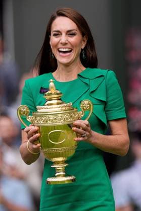 Mandatory Credit: Photo by Dave Shopland Shutterstock (14011307io) Catherine Princess of Wales preparing to present the Gentlemen s Singles trophy Wimbledon Tennis Championships, Day 14, The All England Lawn Tennis and Croquet Club, London, UK - 16 Jul 2023 Wimbledon Tennis Championships, Day 14, The All England Lawn Tennis and Croquet Club, London, UK - 16 Jul 2023  Copyright: xDavexShopland Shutterstockx 14011307io