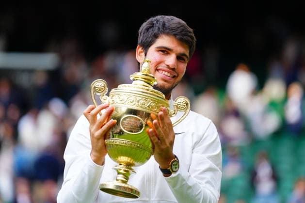 Mandatory Credit: Photo by Javier Garcia Shutterstock (14011311kb) Carlos Alcaraz lifts the The Gentlemen s Singles Trophy after victory Wimbledon Tennis Championships, Day 14, The All England Lawn Tennis and Croquet Club, London, UK - 16 Jul 2023 Wimbledon Tennis Championships, Day 14, The All England Lawn Tennis and Croquet Club, London, UK - 16 Jul 2023  Copyright: xJavierxGarcia Shutterstockx 14011311kb