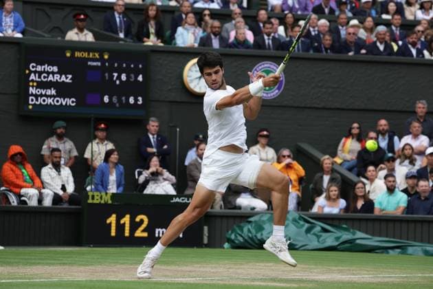 Sport Bilder des Tages 16th July 2023; All England Lawn Tennis and Croquet Club, London, England: Wimbledon Tennis Tournament; Mens singles final on centre court Novak Djokovic versus Carlos Alcaraz;  ActionPlus12532116 JohnxPatrickxFletcher
