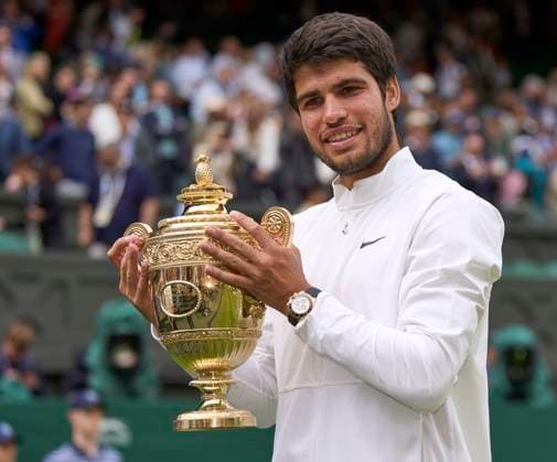2023 Wimbledon Championships Carlos Alcaraz (ESP) celebrates with the trophy after winning against Novak Djokovic (SRB) in the mens™ finals on Day 14 at the 2023 Wimbledon Championships at the All England Club, London, UK, 16 July 2023, Credit:Peter van den Berg Avalon United Kingdom, England, London, All England Lawn Tennis and Croquet Club  Copyright: xPeterxvanxdenxBergx xAvalonx 0789485564