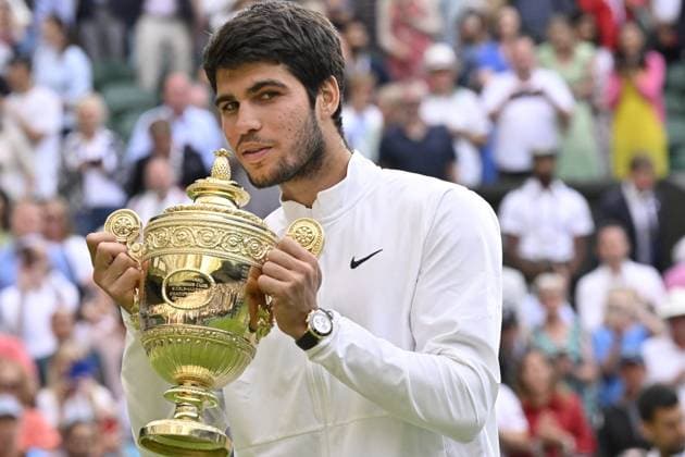 Tennis : Wimbledon 2023 - Angleterre - Finale simple Messieurs- Victoire de Carlos Alcaraz Espagne contre Novak Djokovic Serbie Tennis : Wimbledon 2023 - Angleterre- 16 07 23 ChrysleneCaillaud Panoramic  