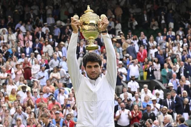 Tennis : Wimbledon 2023 - Angleterre - Finale simple Messieurs- Victoire de Carlos Alcaraz Espagne contre Novak Djokovic Serbie Tennis : Wimbledon 2023 - Angleterre- 16 07 23 ChrysleneCaillaud Panoramic  