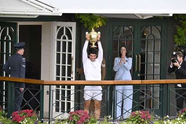 Tennis : Wimbledon 2023 - Angleterre - Finale simple Messieurs- Victoire de Carlos Alcaraz Espagne contre Novak Djokovic Serbie Tennis : Wimbledon 2023 - Angleterre- 16 07 23 ChrysleneCaillaud Panoramic  
