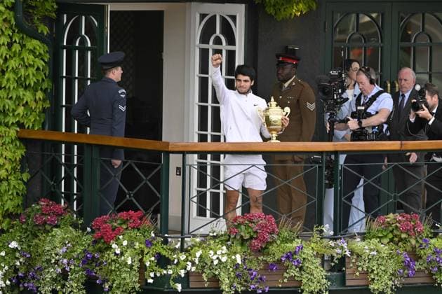 Tennis : Wimbledon 2023 - Angleterre - Finale simple Messieurs- Victoire de Carlos Alcaraz Espagne contre Novak Djokovic Serbie Tennis : Wimbledon 2023 - Angleterre- 16 07 23 ChrysleneCaillaud Panoramic  