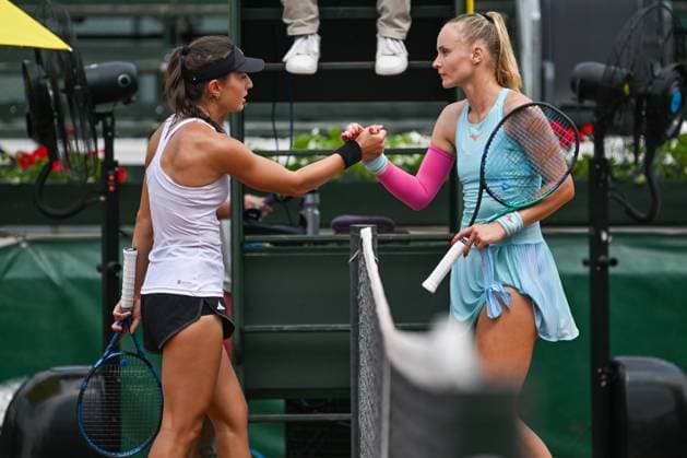 Sport Bilder des Tages Elina Avanesyan (RUS) and Rebecca Sramkove (SVK) after the first day main draw match of WTA250 Hungarian Gran Prix Tennis on July 17th, 2023 at Romai Teniszakademia , Budapest, Hungary  Copyright: xVinnyxOrlando IPAxSportx xipa-agx xx 0 IPA_IPA39273332