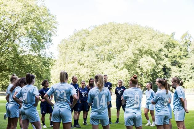 Training 1 FC Koeln Women 17 07 2023 Team circle to start training with new head coach Daniel Weber Coach 1 FC Koeln Training 1 FC Koeln Women Geissbockheim, 17 07 2023 Copyright: xBEAUTIFULxSPORTS Wunderlx