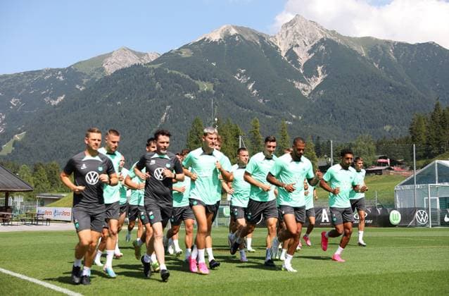Sport Themen der Woche KW29 Sport Bilder des Tages VfL Trainingslager, Österreich Seefeld in Tirol, 17.07.2023, FUßBALL - VfL Wolfsburg, Sommertrainingslager, 1. Bundesliga, Saison 2023 24. Seefeld *** VfL training camp, Austria Seefeld in Tirol, 17 07 2023, FOOTBALL VfL Wolfsburg, summer training camp, 1 Bundesliga, season 2023 24 Seefeld