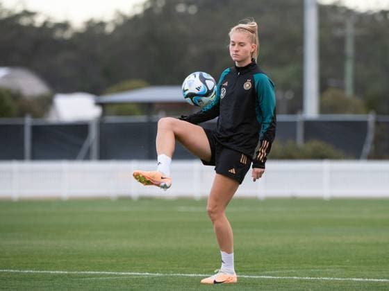 Football, Women, Janina Minge must leave World Cup, archive pictures