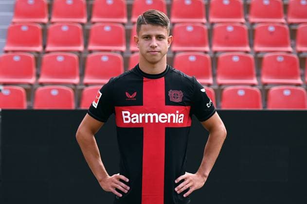 Adam Hlozek Bayer 04 Leverkusen 1 BL, Porträttermin 2023 2024,